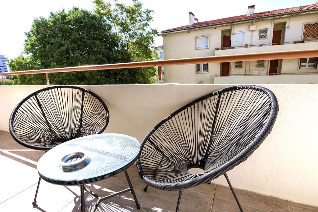 Ferienwohnung L'Azur 15'Plage 10'Port 5'Train Clim Wifi Pkg Toulon Exterior foto